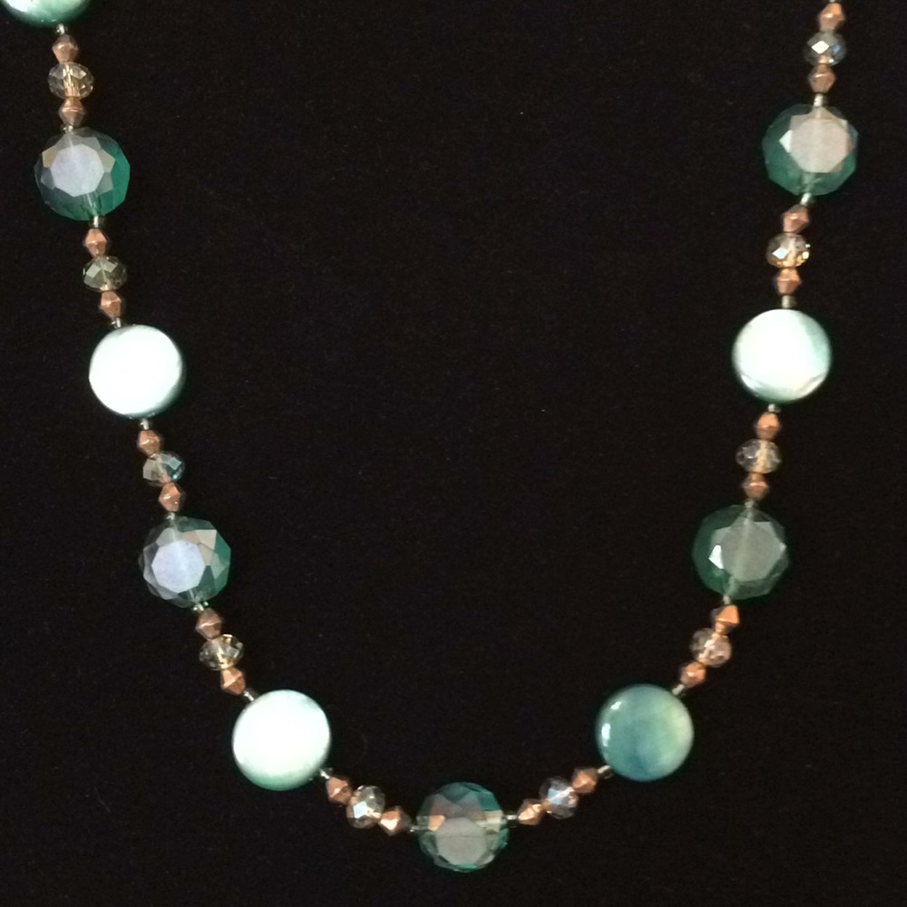 Green bead and disc necklace